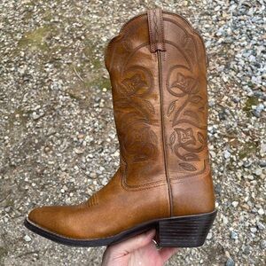 Ariat Heritage Western Cowboy Boots Size 7 B